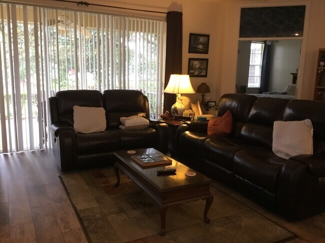 Building Photo - 4501 Golf Club Ln