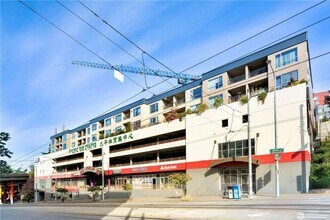 Building Photo - Top-Floor Condo with Office/Den + Private Balcony in the Heart of Seattle