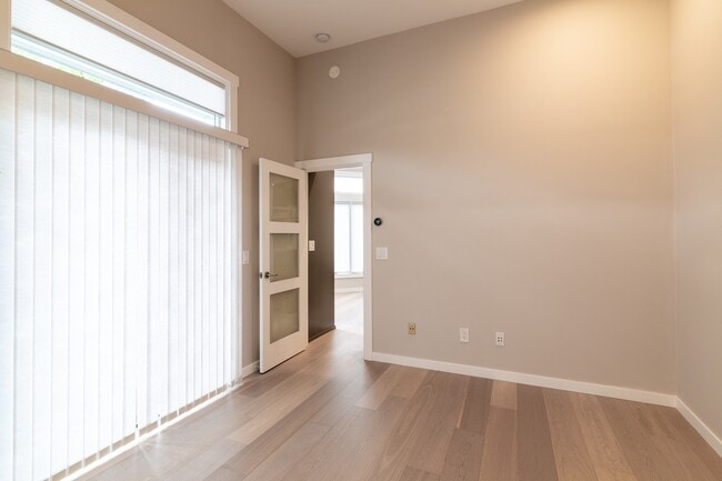 Building Photo - One-Of-A-Kind, Completely Remodeled 2 Bed ...