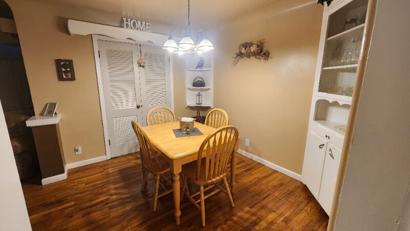 Building Photo - 512 E Hopi St