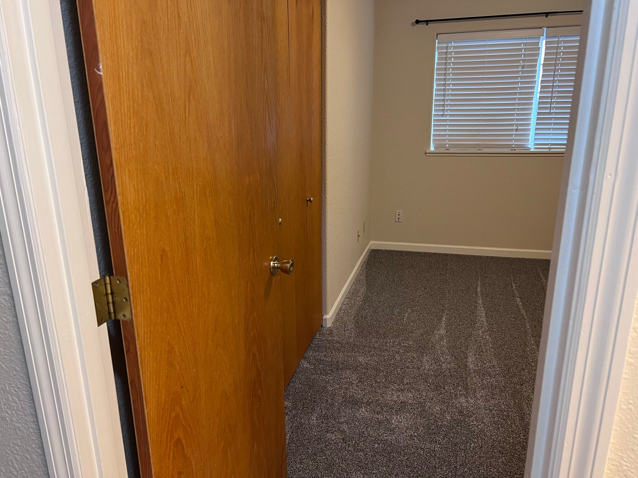 Building Photo - 5536 Glenridge Way