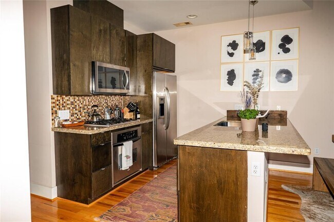 Building Photo - 1037 Bonner St