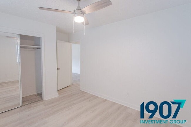 Building Photo - Charming Brick Home with Modern Updates and Large Backyard in Norman!