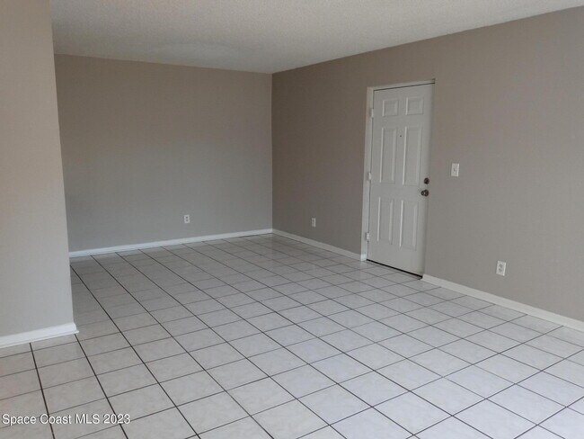 Building Photo - 1641 Sunny Brook Ln