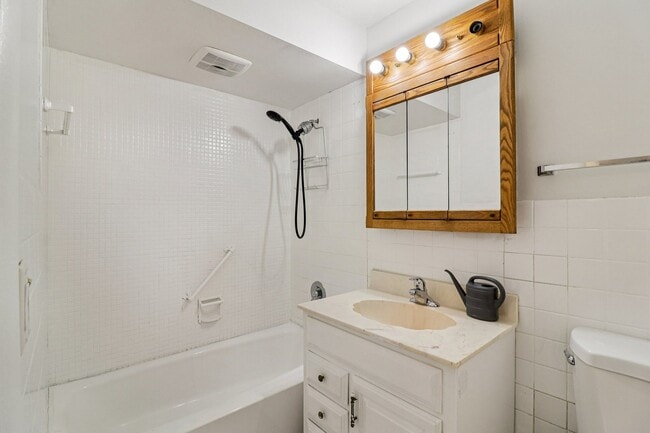 Building Photo - 7234 W North Ave