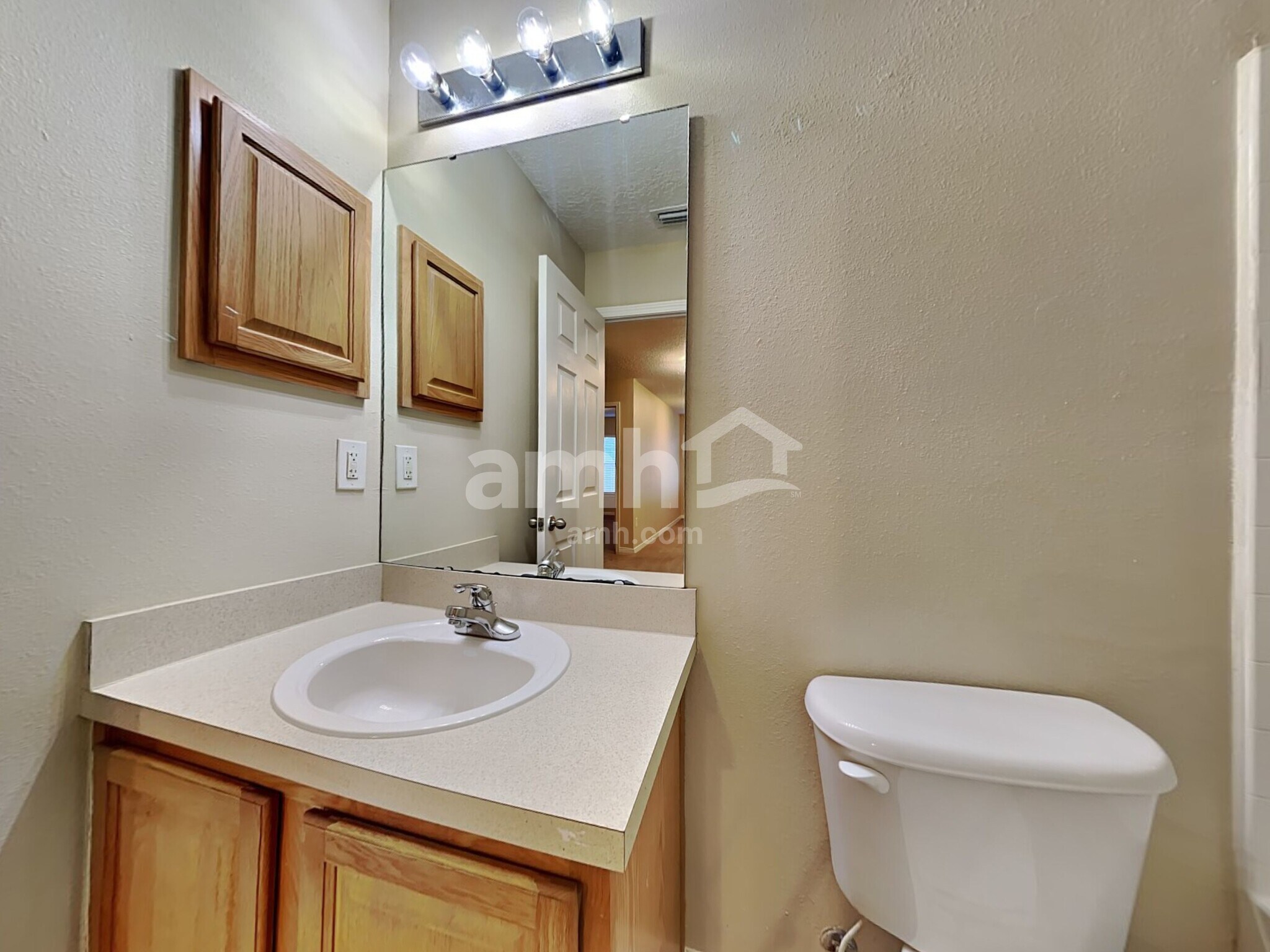 Building Photo - 7652 Vandalay Dr