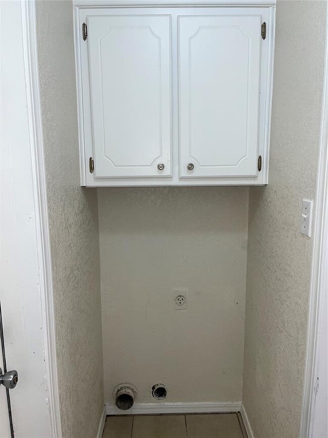 Building Photo - 121 Stonewood Dr