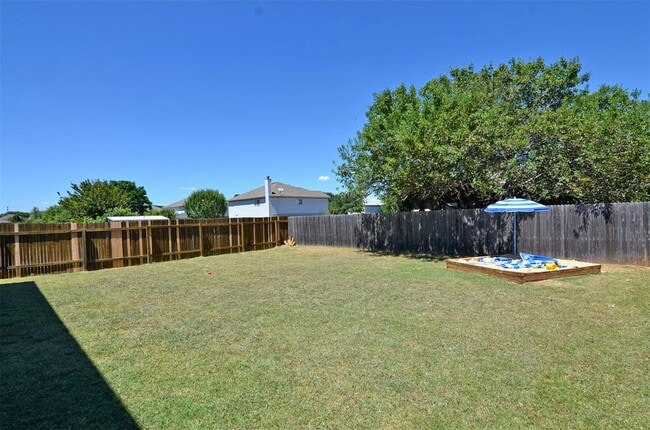 Building Photo - 2514 Byfield Dr