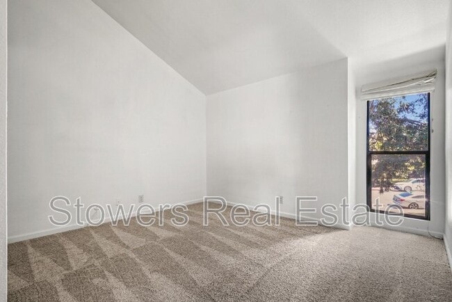 Building Photo - 1714 Parkside Dr