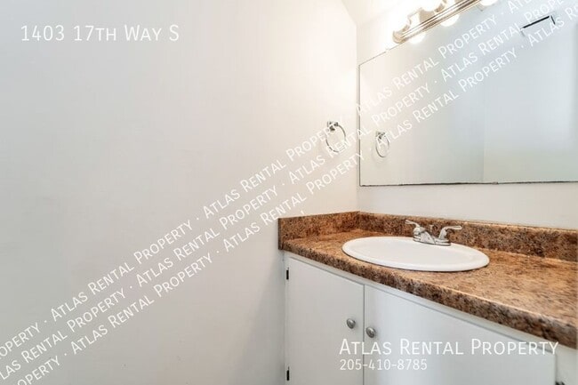 Building Photo - 1403 17th Way S
