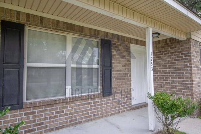 Building Photo - 1253 Roberts Way