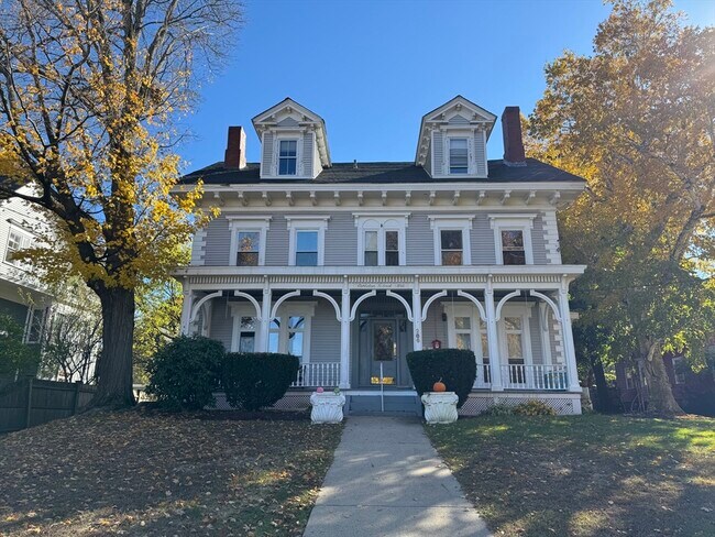 Primary Photo - 286 S Main St