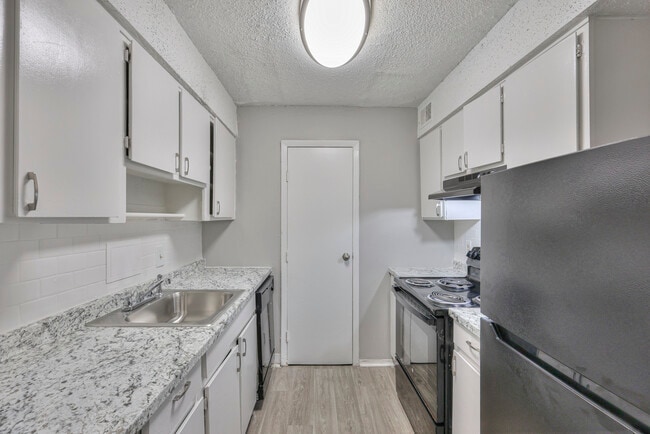 Building Photo - 4646 Nolensville Pk