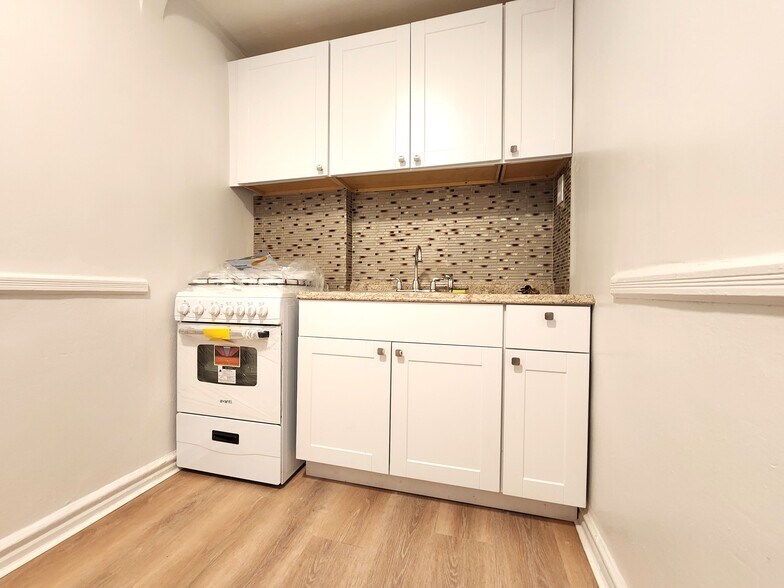 Kitchen - 10 Avenue P
