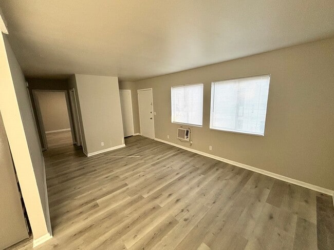 Building Photo - JUNE SPECIAL!!! Sign lease & pay deposit b...