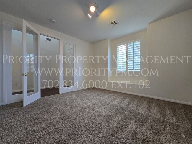 Building Photo - NORTHWEST BEAUTY! 3 Bed + Loft + Den! NEW PAINT/CARPET!