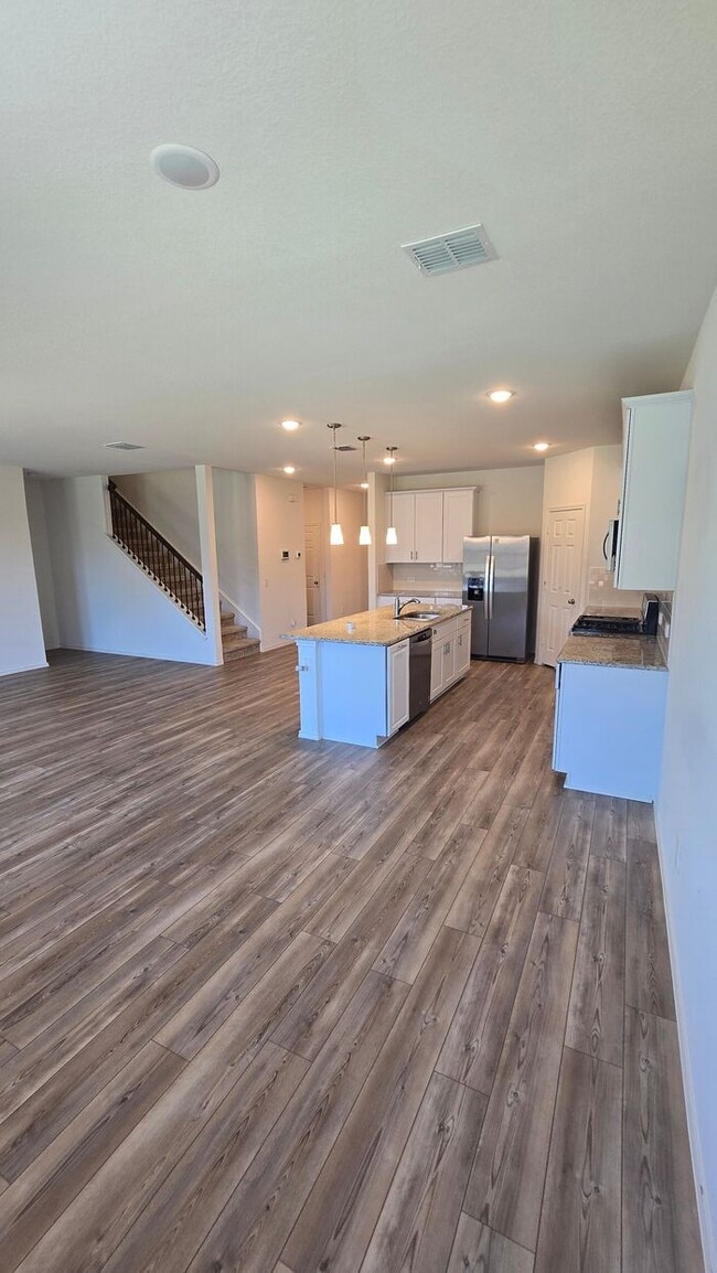 Building Photo - Move-In Special: $500 Off on 2nd Month’s R...