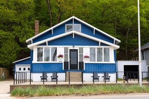 Building Photo - 848 S Harbor Dr