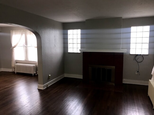 Building Photo - 4 Bedroom; 1 Bath House for Rent - Swissvale