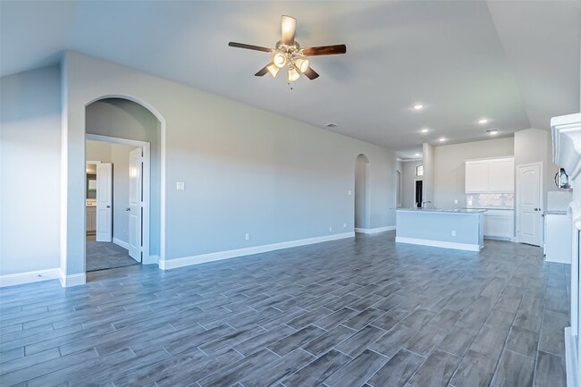 Building Photo - 422 Oleander Dr