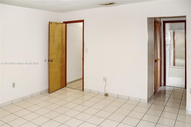 Building Photo - 1200 SW 142nd Ave