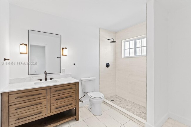 Building Photo - 361 E 39th St