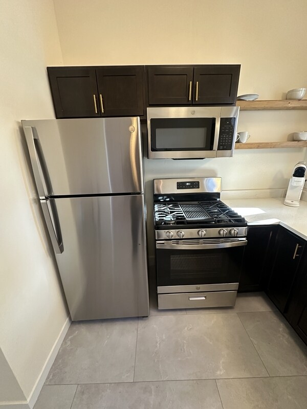 Building Photo - 315 N Pinckney St