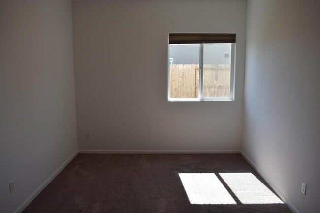 Building Photo - 31 Medieval St