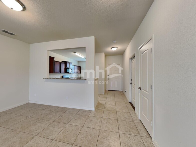 Building Photo - 9055 Lone Cypress Dr