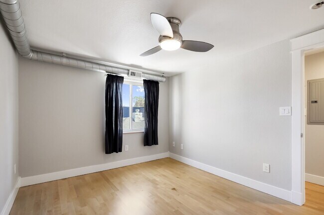 Building Photo - Affordable Lux One Bedroom in West Wash Park