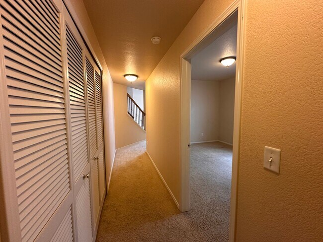 Building Photo - 2-Story in Pinecreek