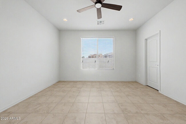 Building Photo - 8954 W San Juan Ave
