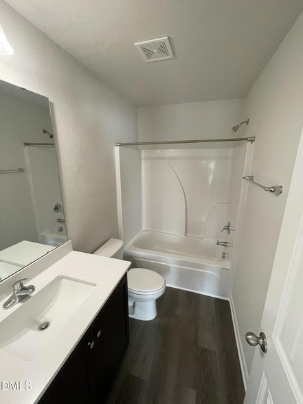 Building Photo - 1080 Peony Ln