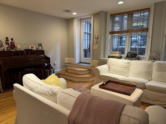 Building Photo - 2 bedroom in Boston MA 02118