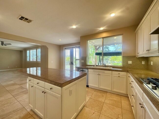 Building Photo - 10516 Abalone Landing Terrace