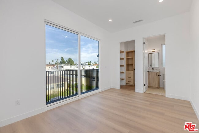 Building Photo - 3839 Wade St