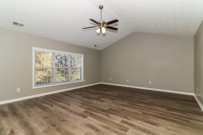 Building Photo - 2338 Greenside Dr