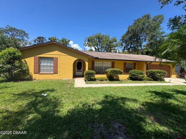 Building Photo - 730 Lindenwood Cir E