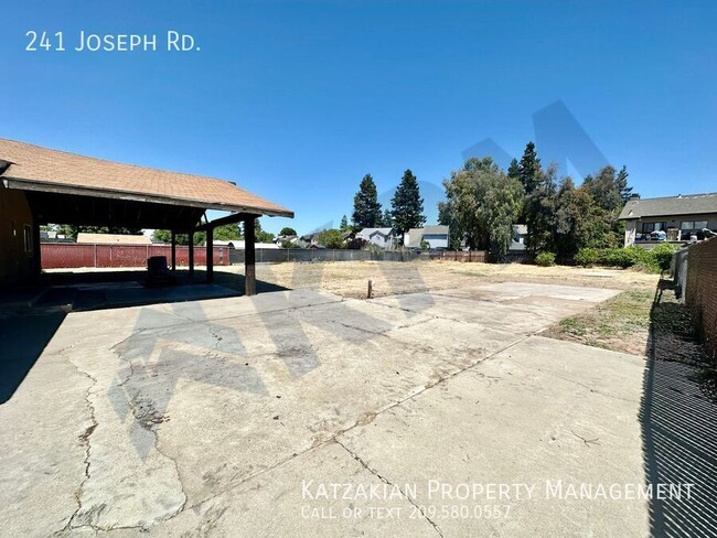 Building Photo - Renovated 4-Bedroom Single Story Manteca C...