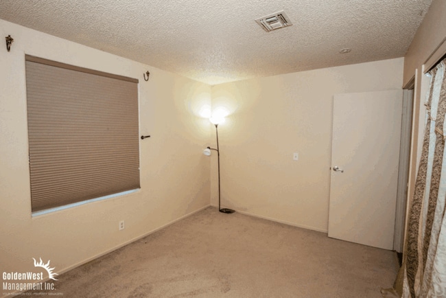 Building Photo - Beautiful 4Bdm 2Ba Single-Story Home Near ...