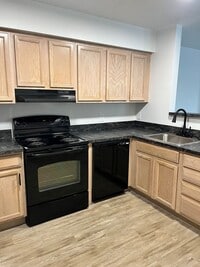 Building Photo - 35 Willow St