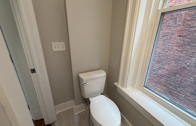 Building Photo - 2724 Jefferson Ave