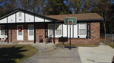 Building Photo - Great 2Br 1Ba Dorchester II School District