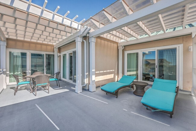 Building Photo - 2901-2944 Atrium Villa Dr