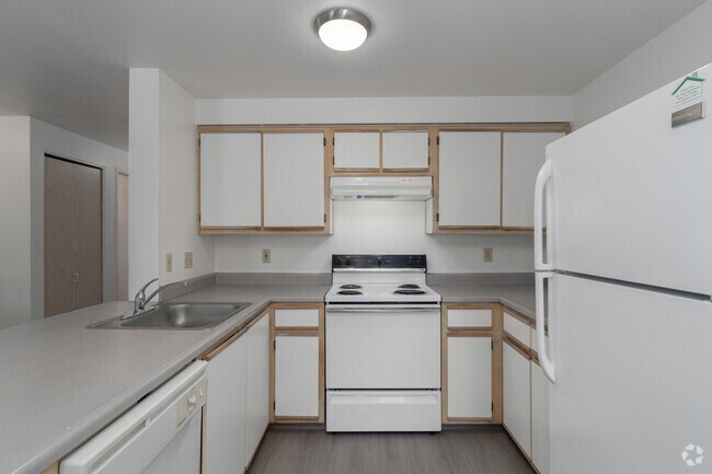 3BR, 1BA - 1,085SF - Kitchen - Tice Park