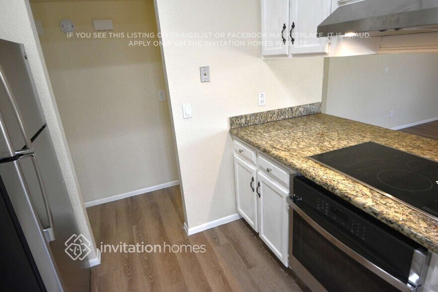 Building Photo - 3538 E Anderson Dr