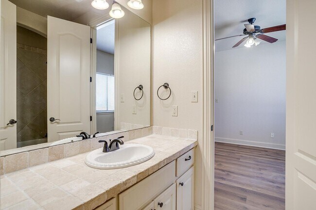 Building Photo - Beautiful 3 Bed, 2.5 Bath Located in HIghly Desired Willow Park Village- Aledo ISD-  76008