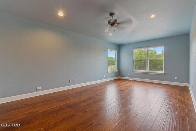 Building Photo - 6528 Calle Placido Dr