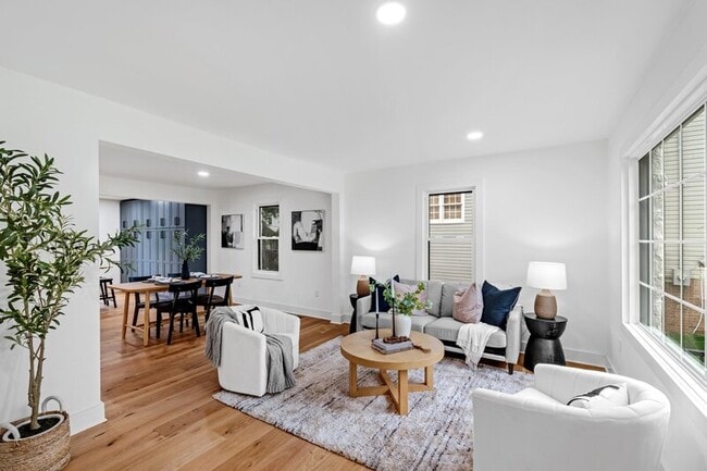 Building Photo - 28 Douglas Dr