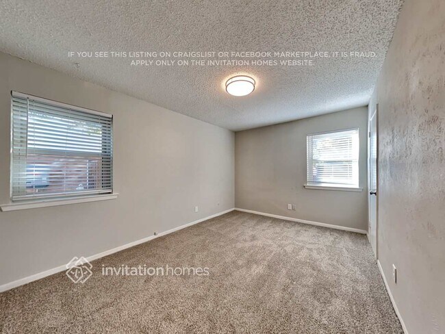 Building Photo - 3325 Hummingbird Ln